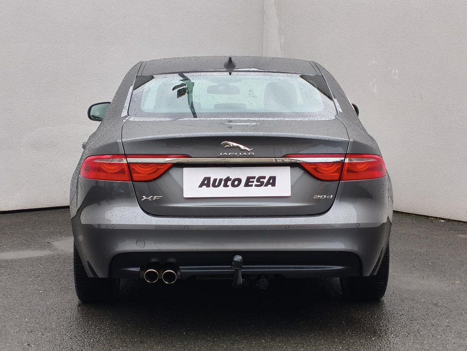 Jaguar XF 2.0 D 