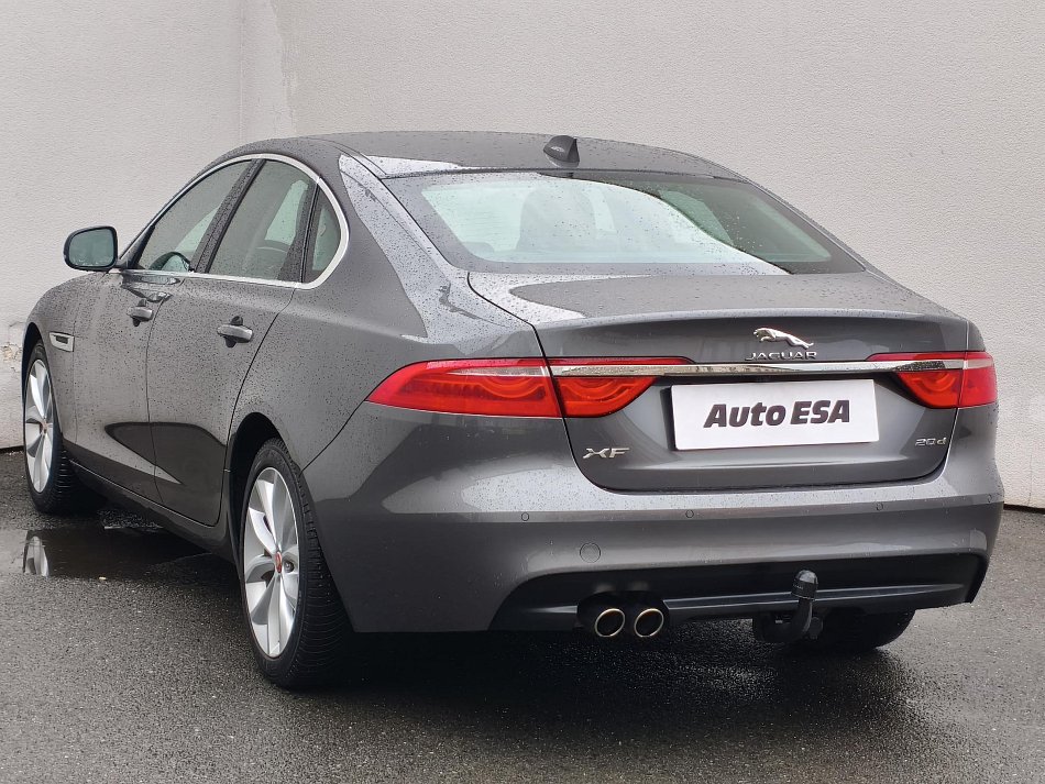 Jaguar XF 2.0 D 