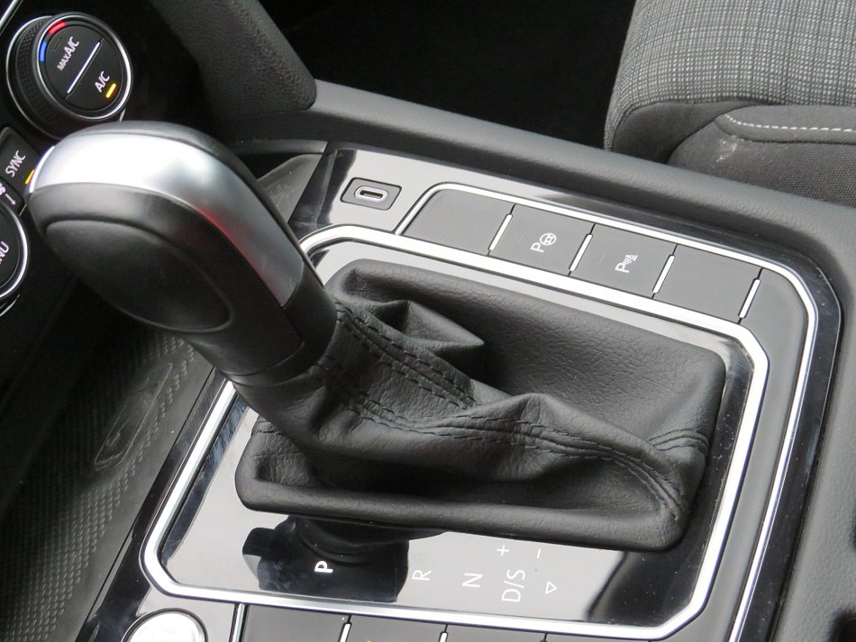 Volkswagen Passat 2.0 TDi Business