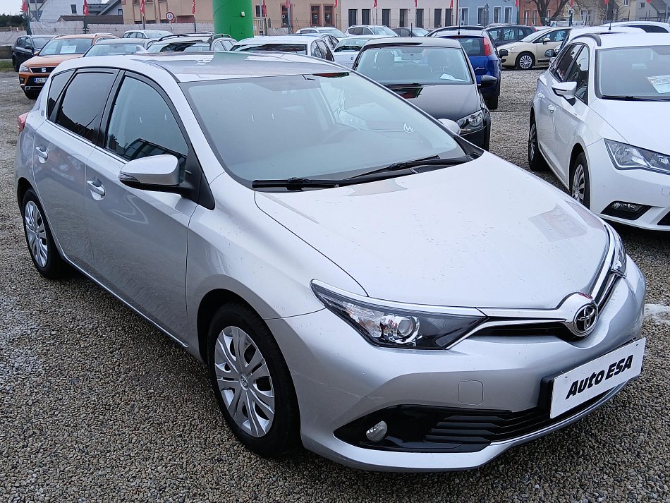 Toyota Auris 1.2T 