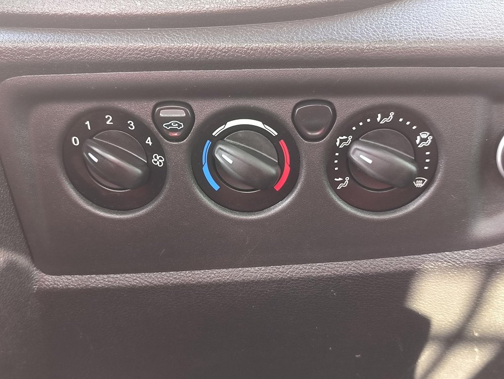 Ford Transit 2.0TDCi  VALNÍK