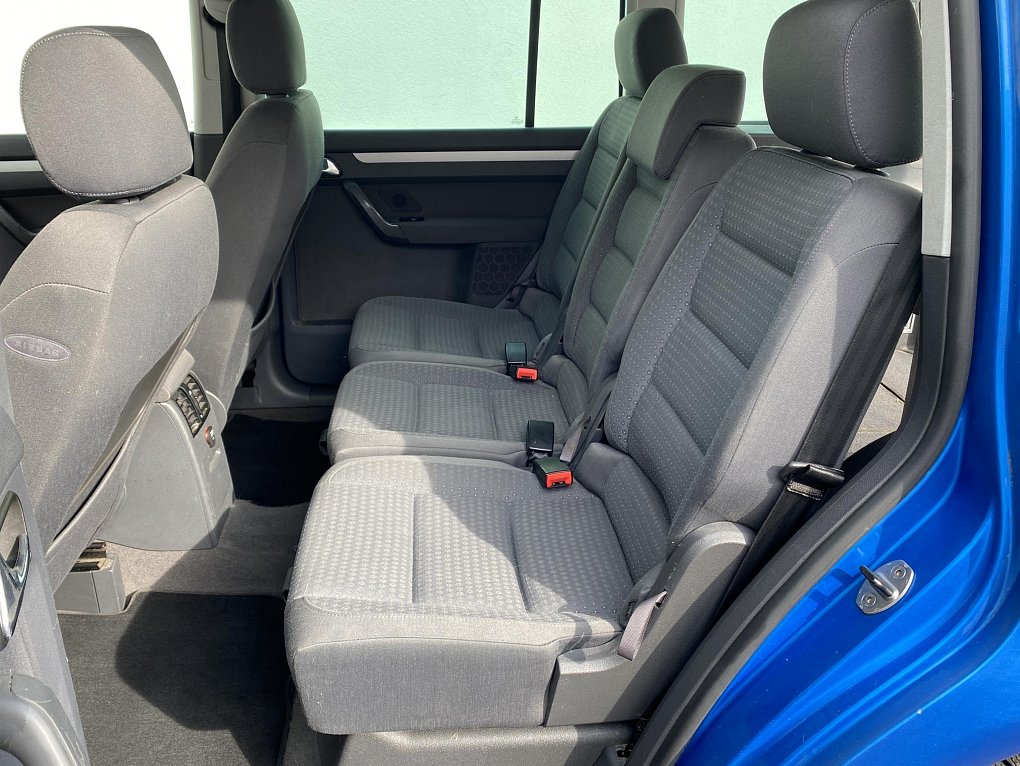 Volkswagen Touran 1.6 FSi 