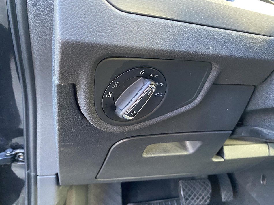 Volkswagen Touran 2.0 TDi Business