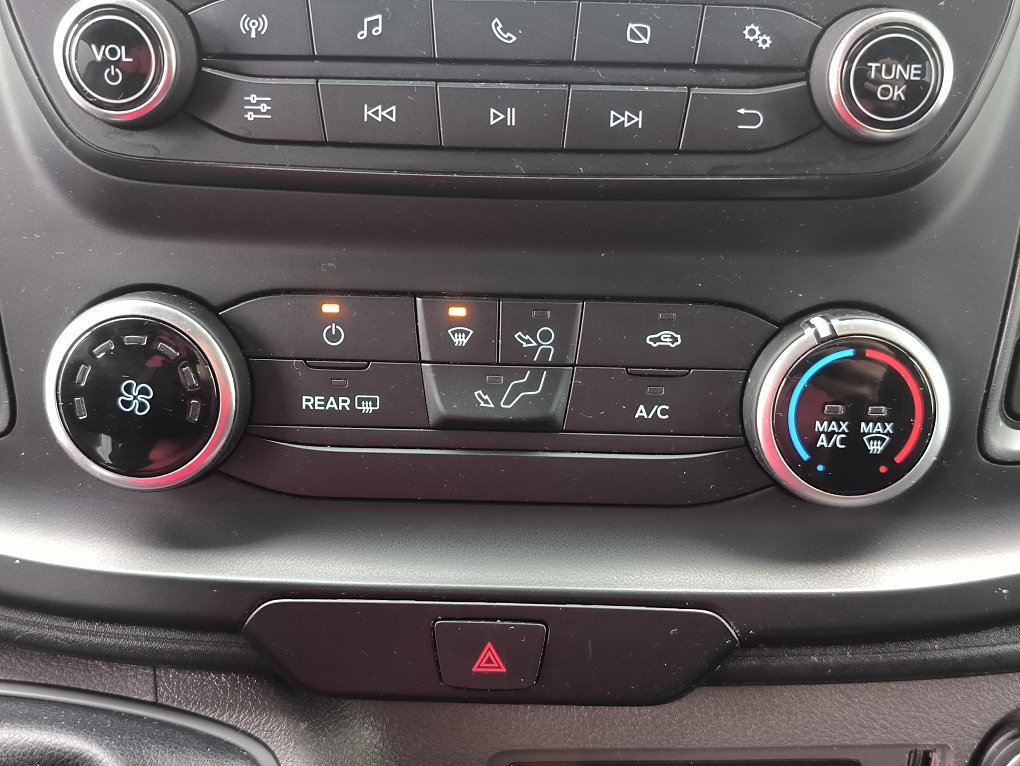 Ford Transit Custom 2.0TDCi  L1H2 9míst