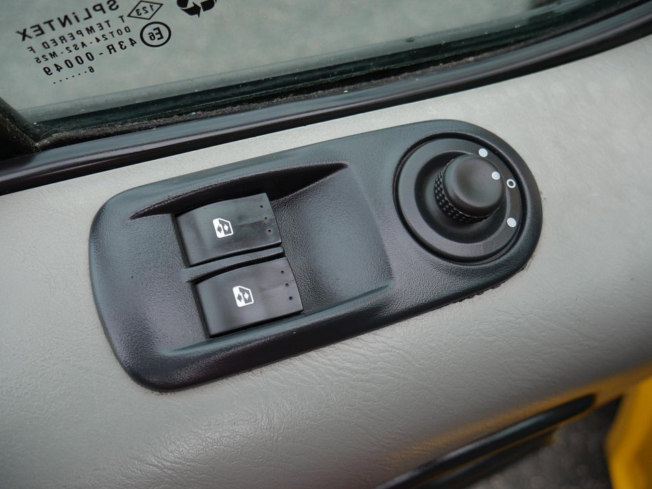 Opel Vivaro 2.0dCi  L2 6míst