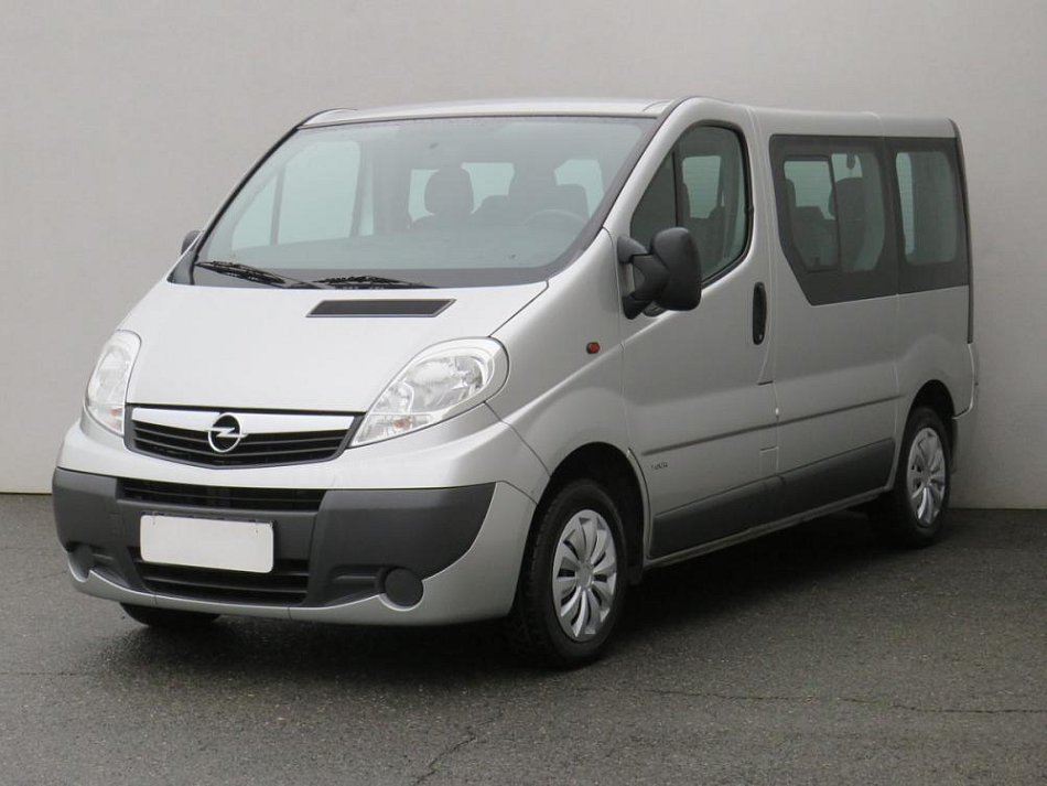 Opel Vivaro 2.0dCi  L2 6míst