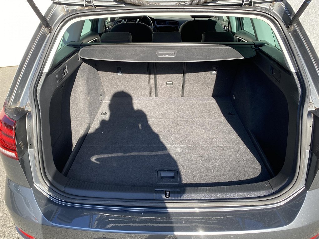 Volkswagen Golf 1.0 TSi Sound
