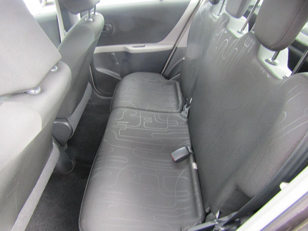 Toyota Yaris 1.0 VVT 