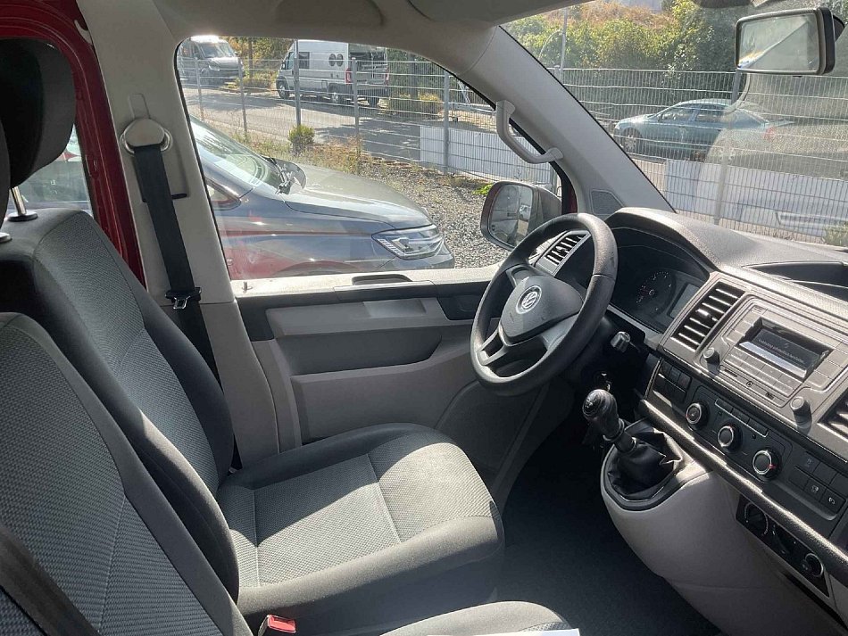 Volkswagen Transporter 2.0TDi  9míst