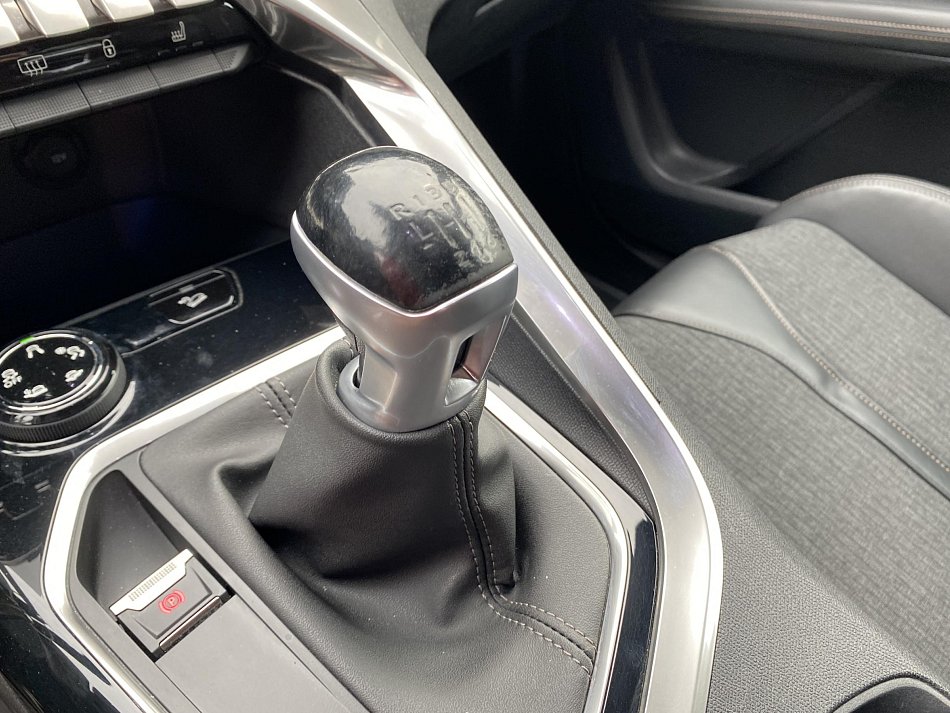 Peugeot 3008 2.0 HDi 