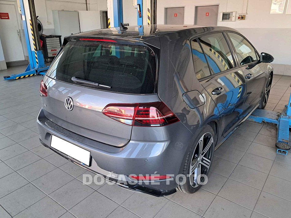 Volkswagen Golf 1.4 TSi  R-line