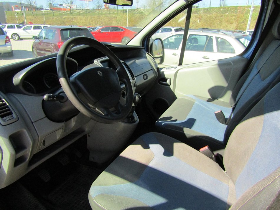 Renault Trafic 2.0dCi  5míst