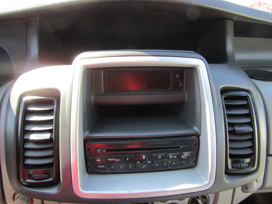 Renault Trafic 2.0dCi  5míst