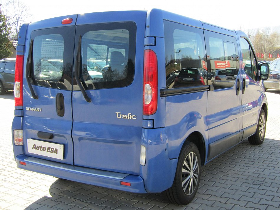 Renault Trafic 2.0dCi  5míst