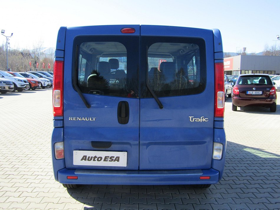 Renault Trafic 2.0dCi  5míst