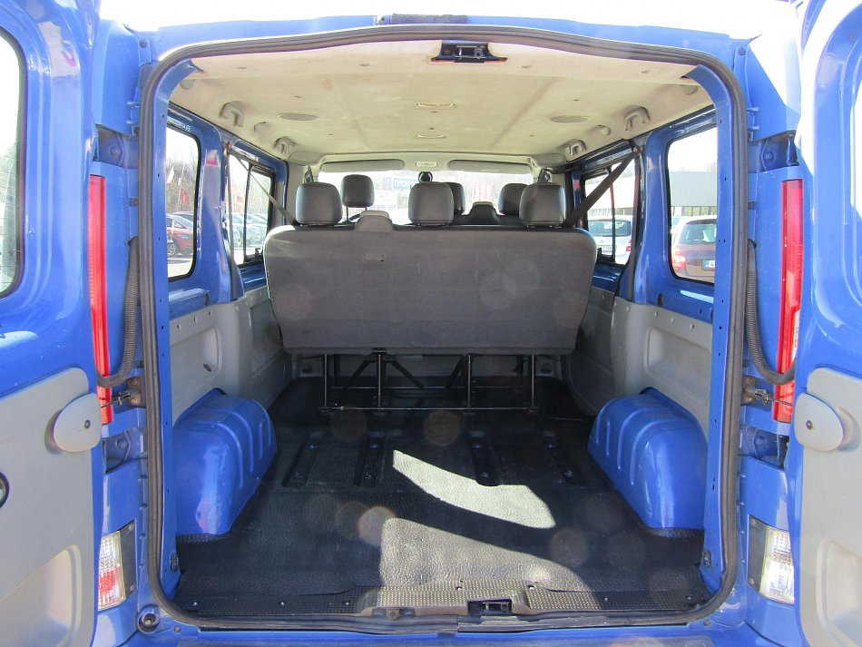 Renault Trafic 2.0dCi  5míst