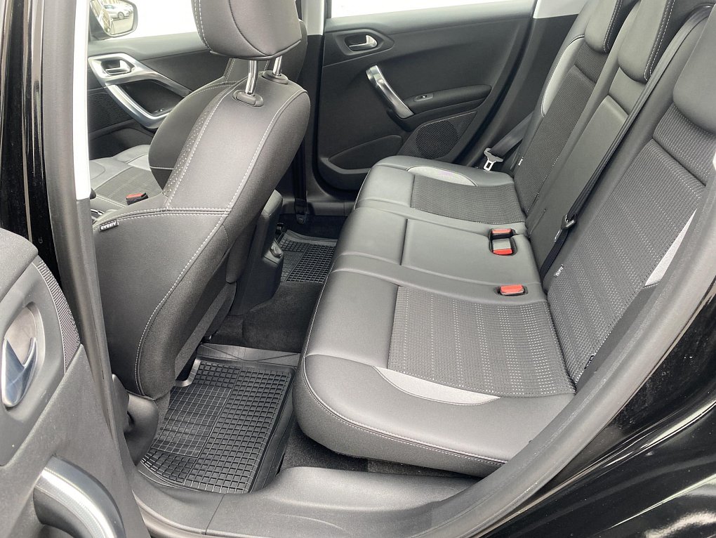 Peugeot 2008 1.2PT Allure