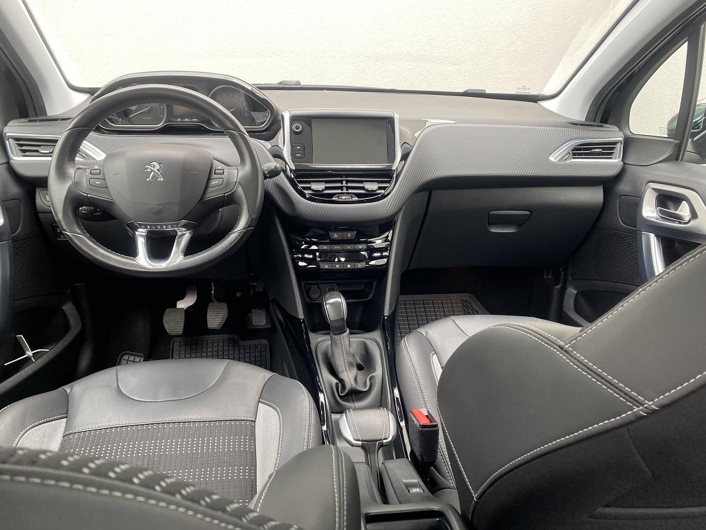 Peugeot 2008 1.2PT Allure