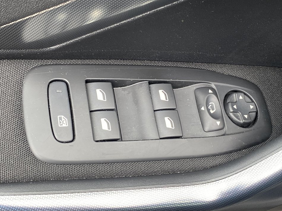 Peugeot 2008 1.2PT Allure