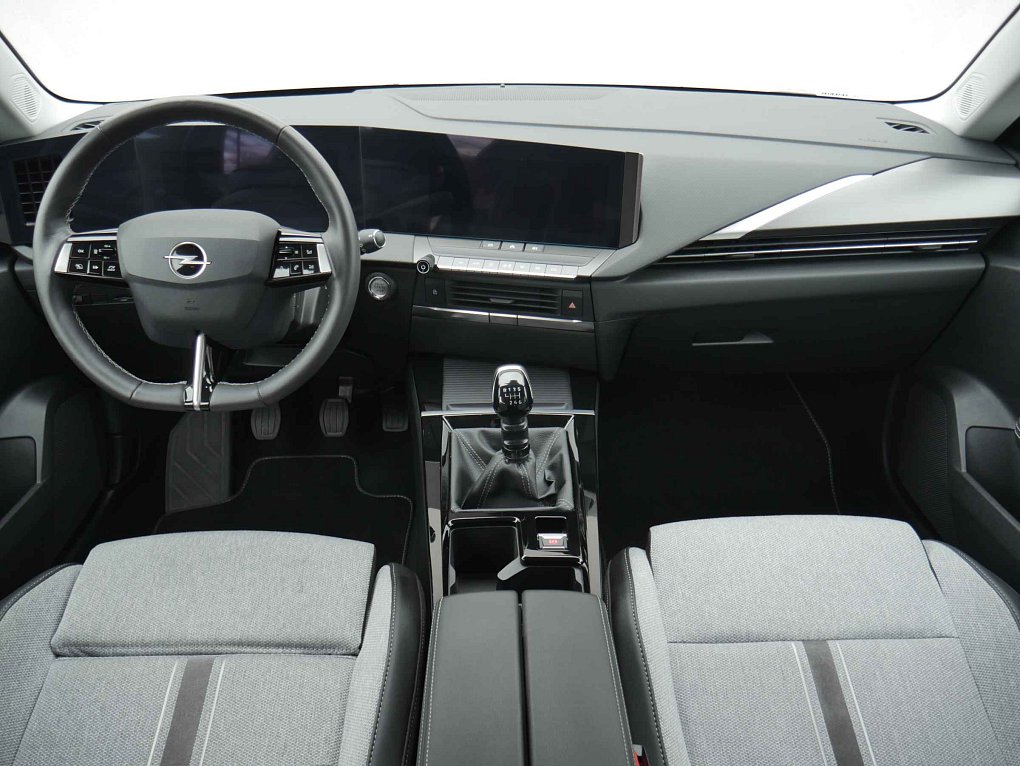 Opel Astra 1.2PT Elegance