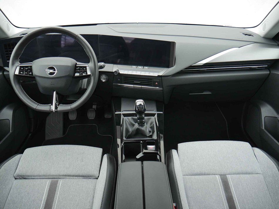 Opel Astra 1.2PT Elegance
