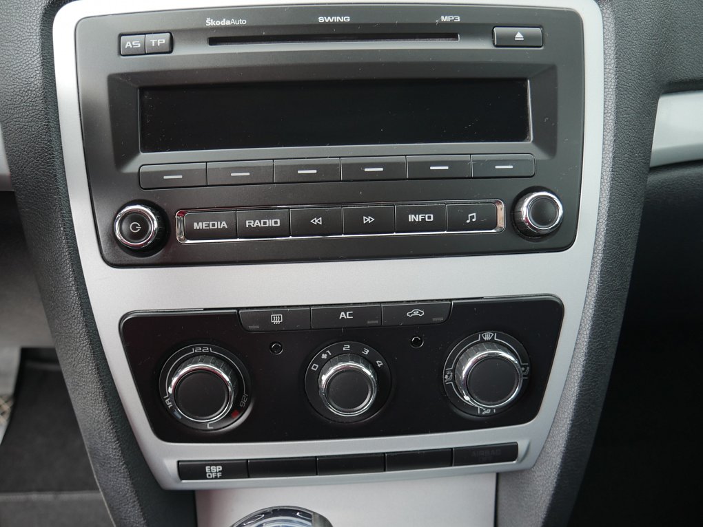 Škoda Octavia II 1.6 MPi Ambiente