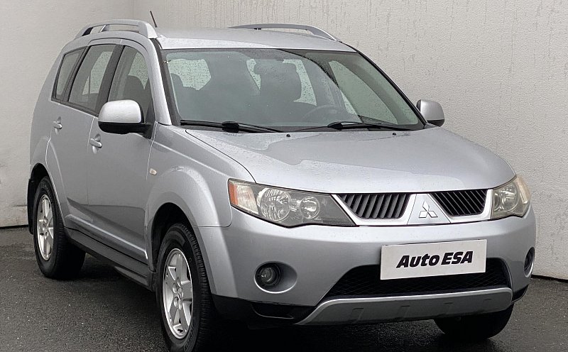 Mitsubishi Outlander 2.4i  4x4