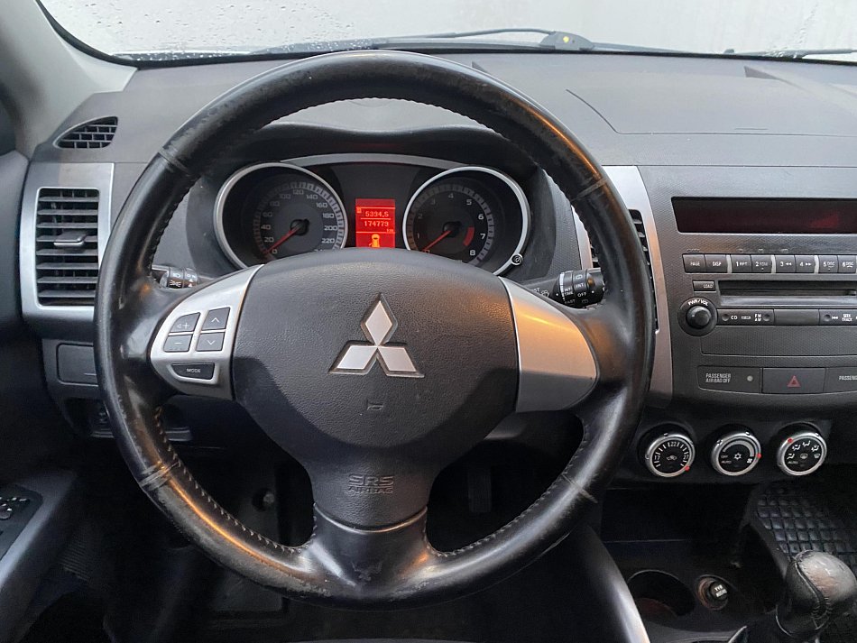 Mitsubishi Outlander 2.4i  4x4