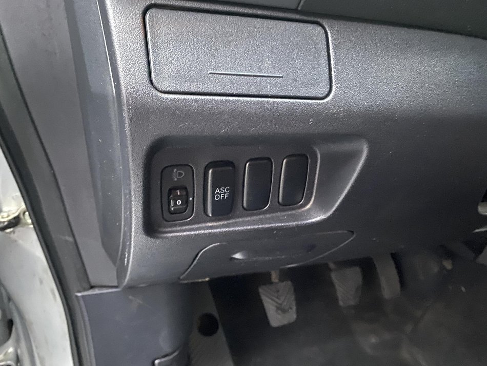 Mitsubishi Outlander 2.4i  4x4