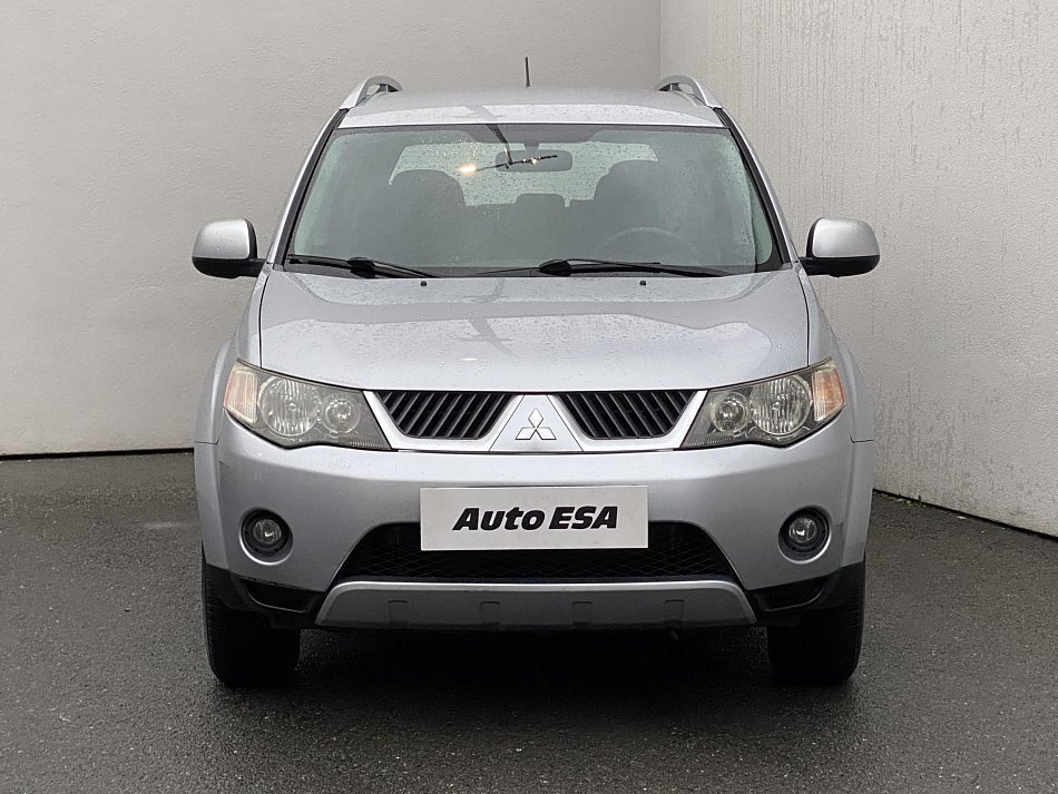 Mitsubishi Outlander 2.4i  4x4