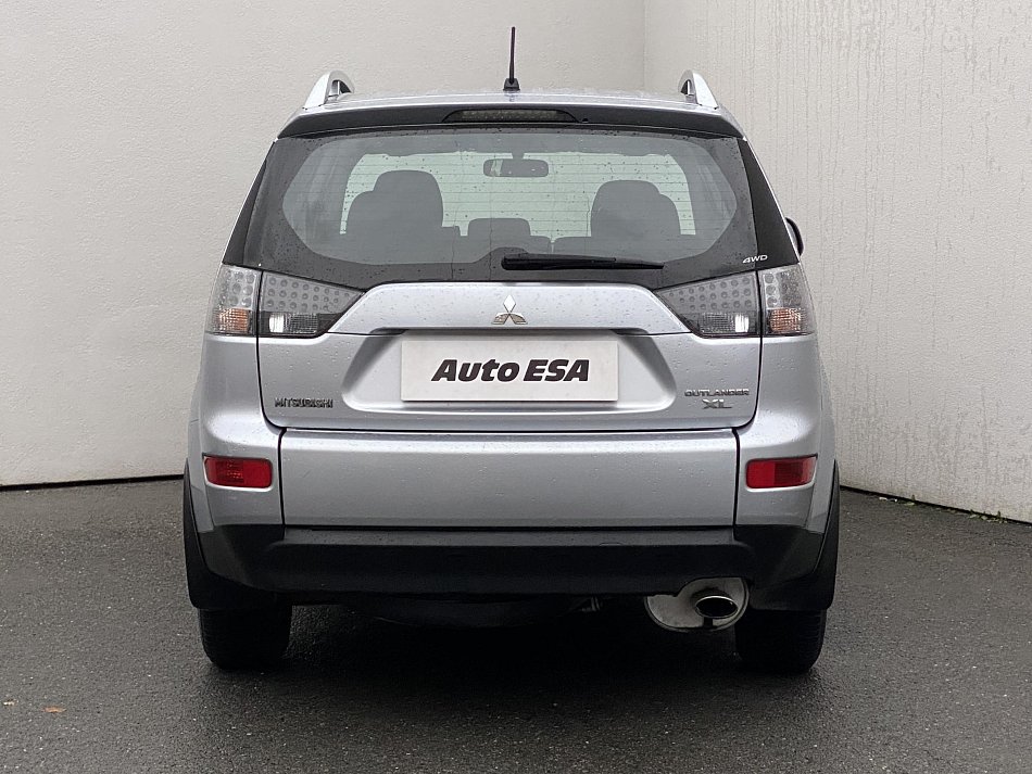 Mitsubishi Outlander 2.4i  4x4