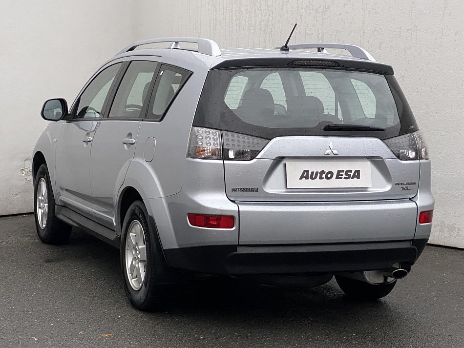 Mitsubishi Outlander 2.4i  4x4