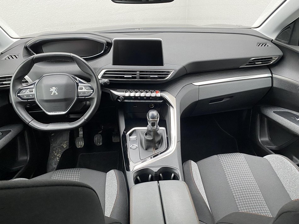 Peugeot 5008 1.2PT Active 7míst