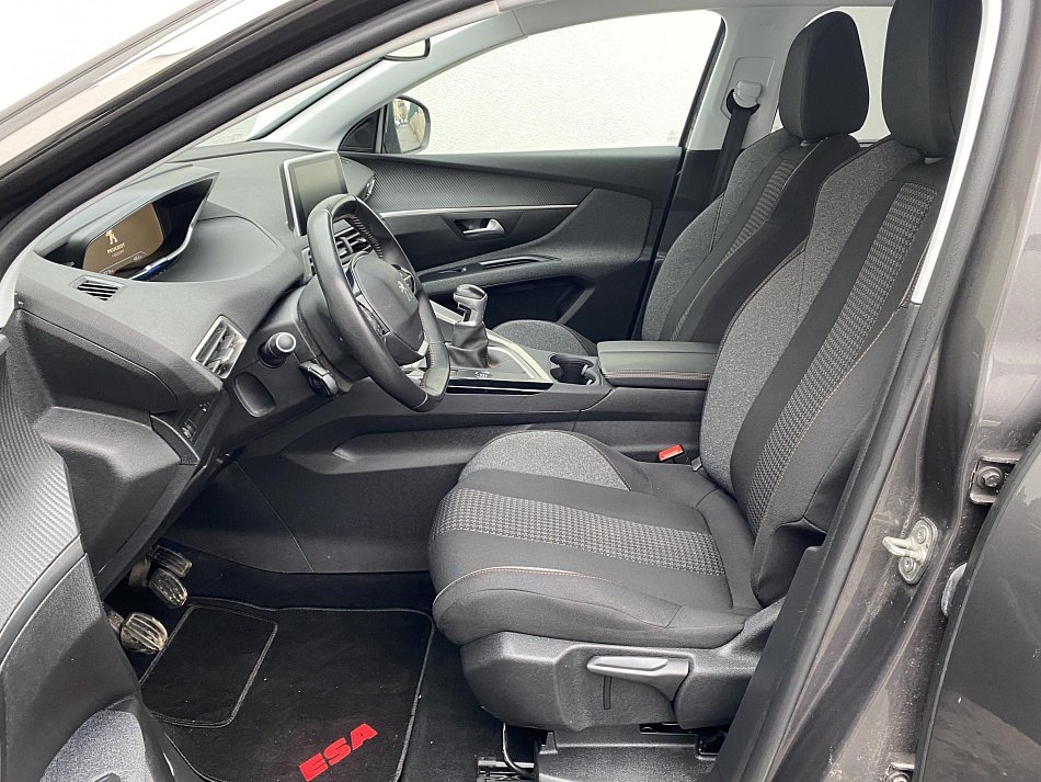 Peugeot 5008 1.2PT Active 7míst