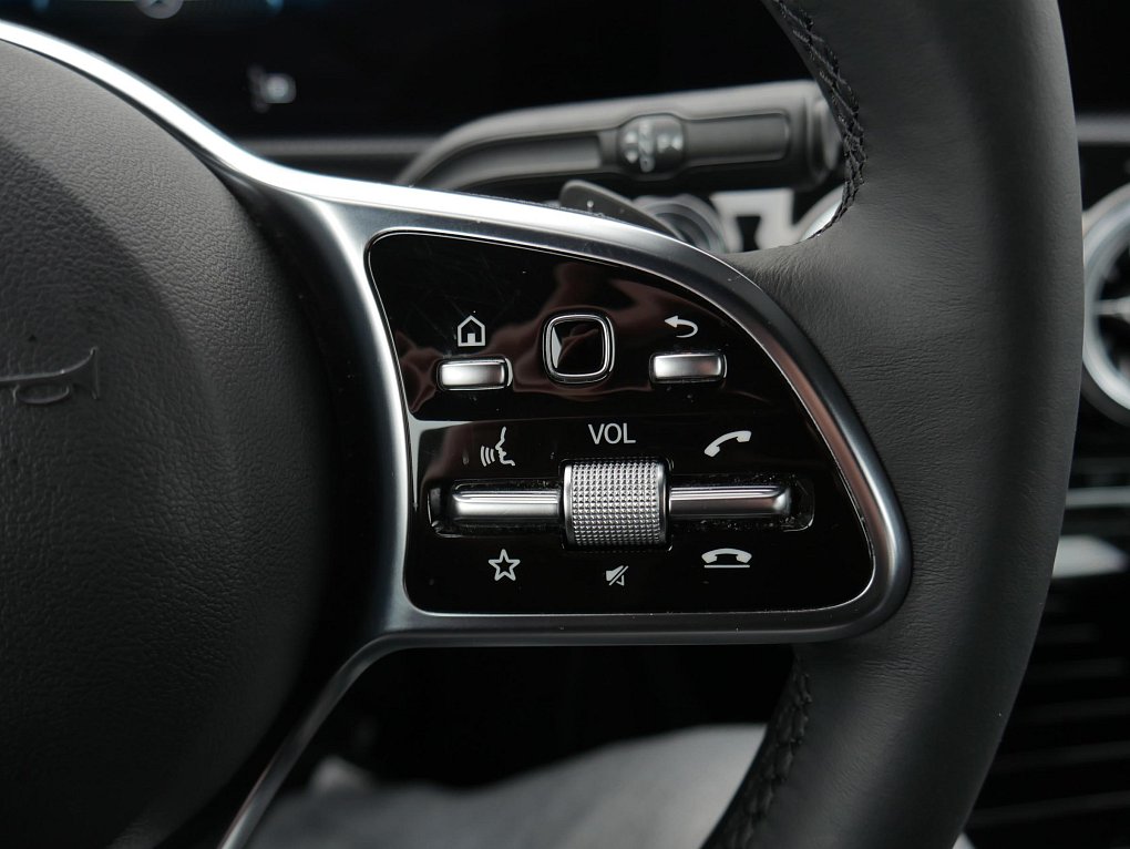 Mercedes-Benz CLA 2.0 D  200 d