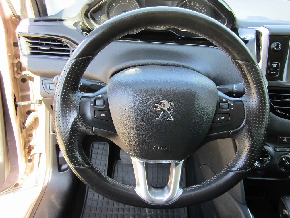 Peugeot 208 1.2i 
