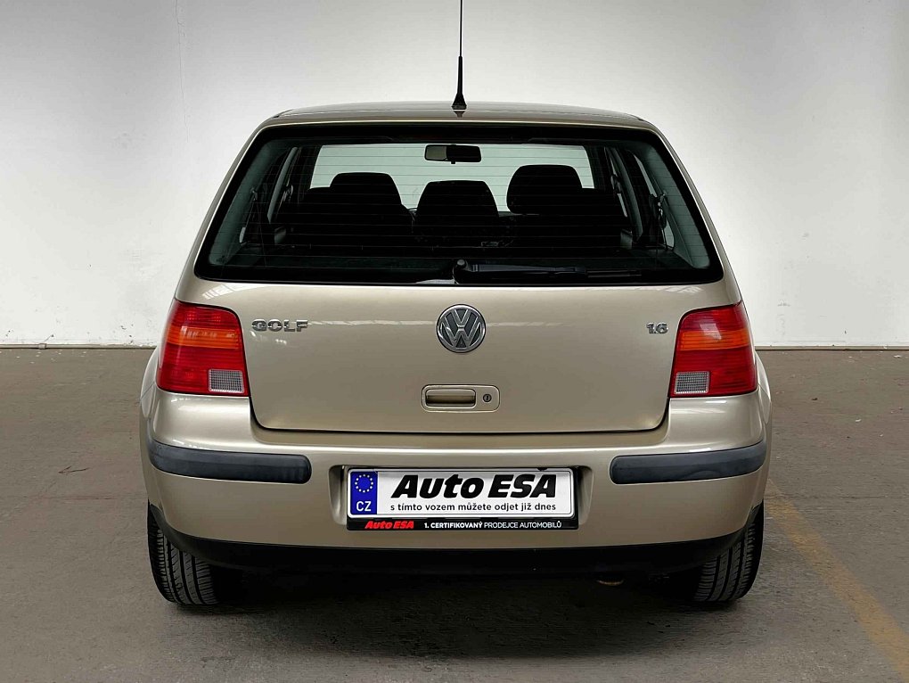 Volkswagen Golf 1.6i 