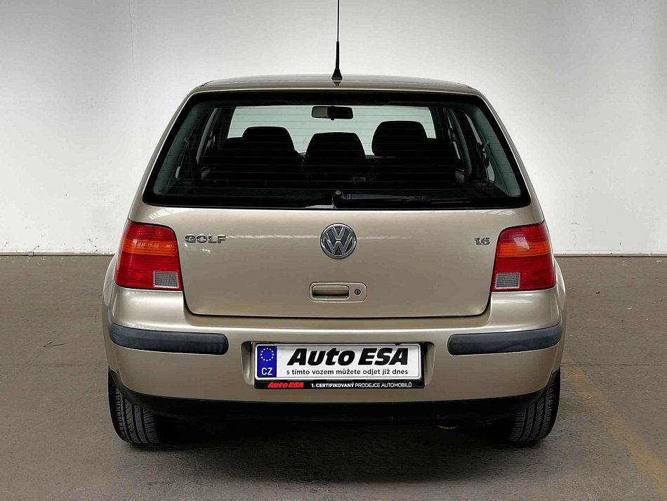 Volkswagen Golf 1.6i 