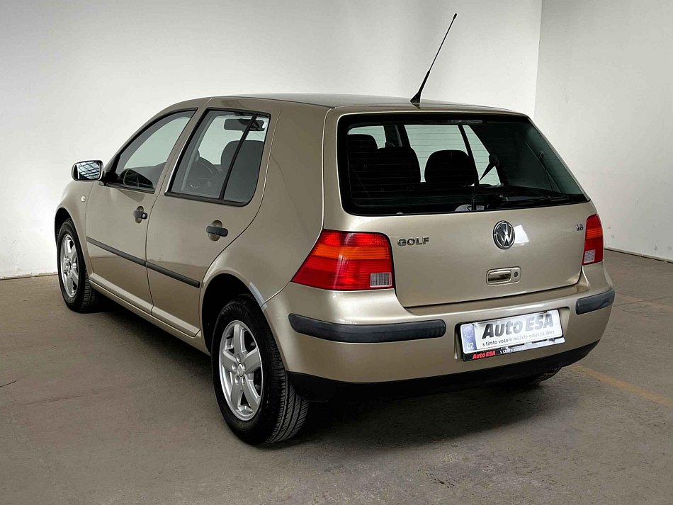 Volkswagen Golf 1.6i 