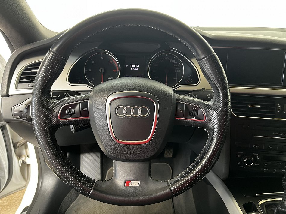 Audi A5 2.0 TDi S-line