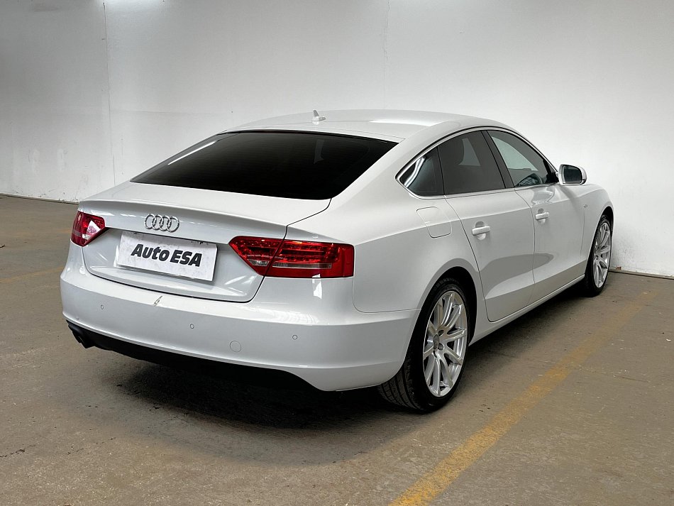 Audi A5 2.0 TDi S-line