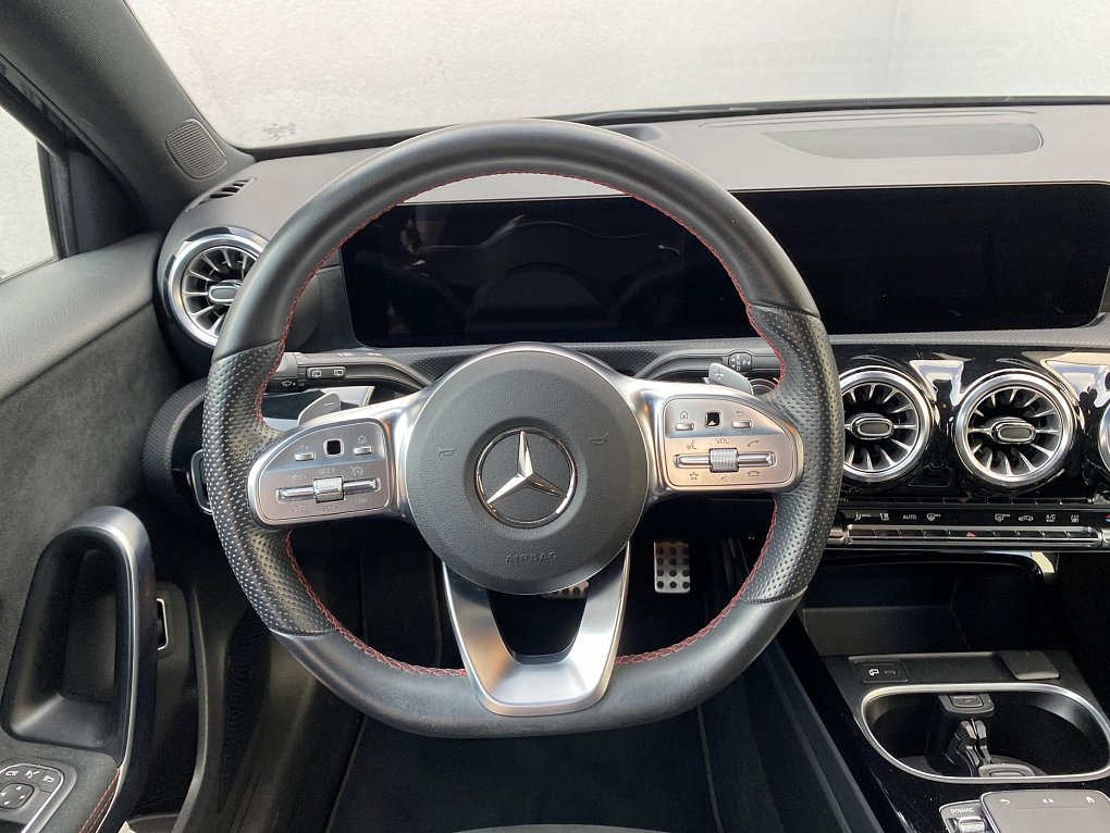 Mercedes-Benz Třída A 1.3  A250e