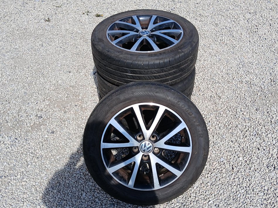 Volkswagen Touran 1.6 TDi 