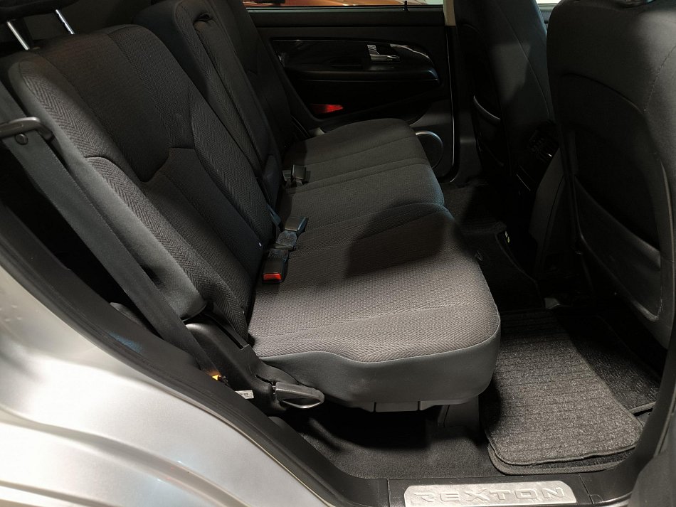SsangYong Rexton 2.0 XDi  4x4, 7míst