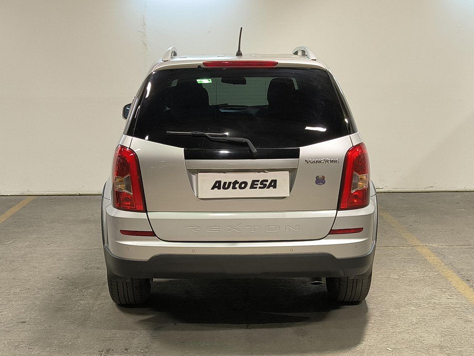 SsangYong Rexton 2.0 XDi  4x4, 7míst