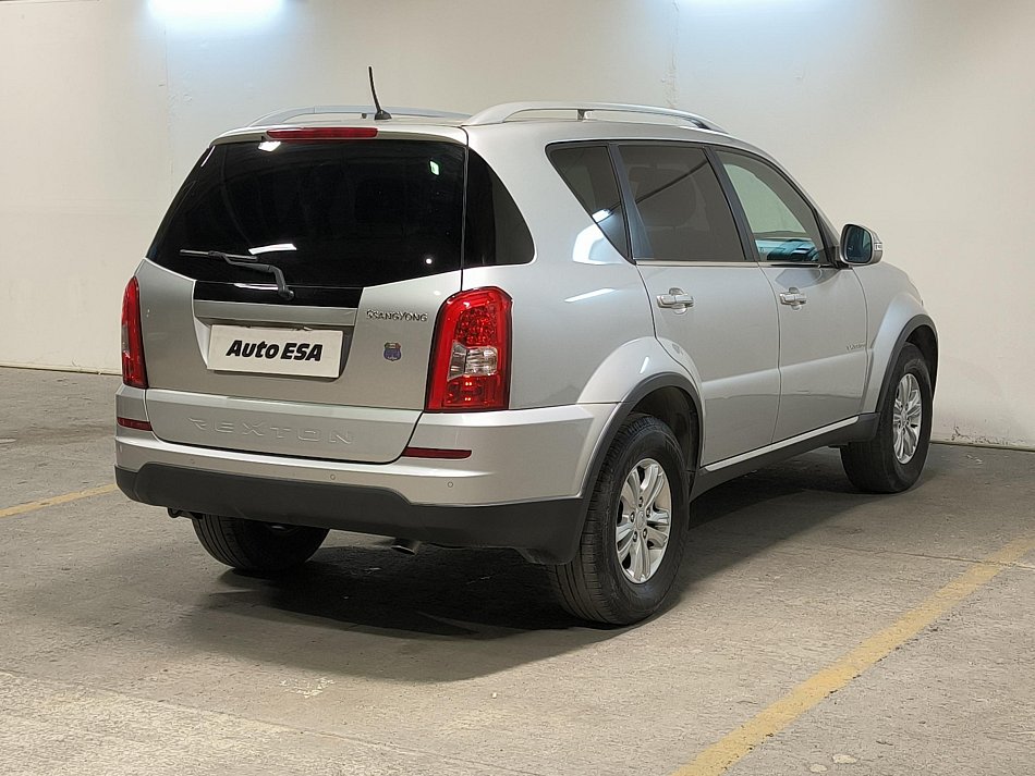 SsangYong Rexton 2.0 XDi  4x4, 7míst