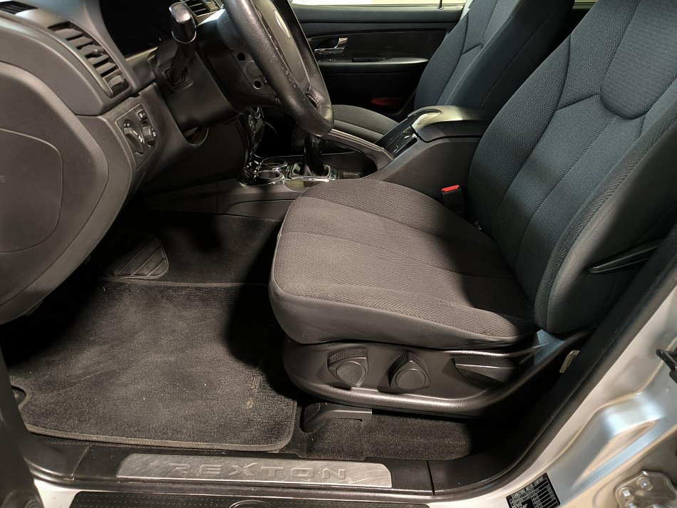SsangYong Rexton 2.0 XDi  4x4, 7míst