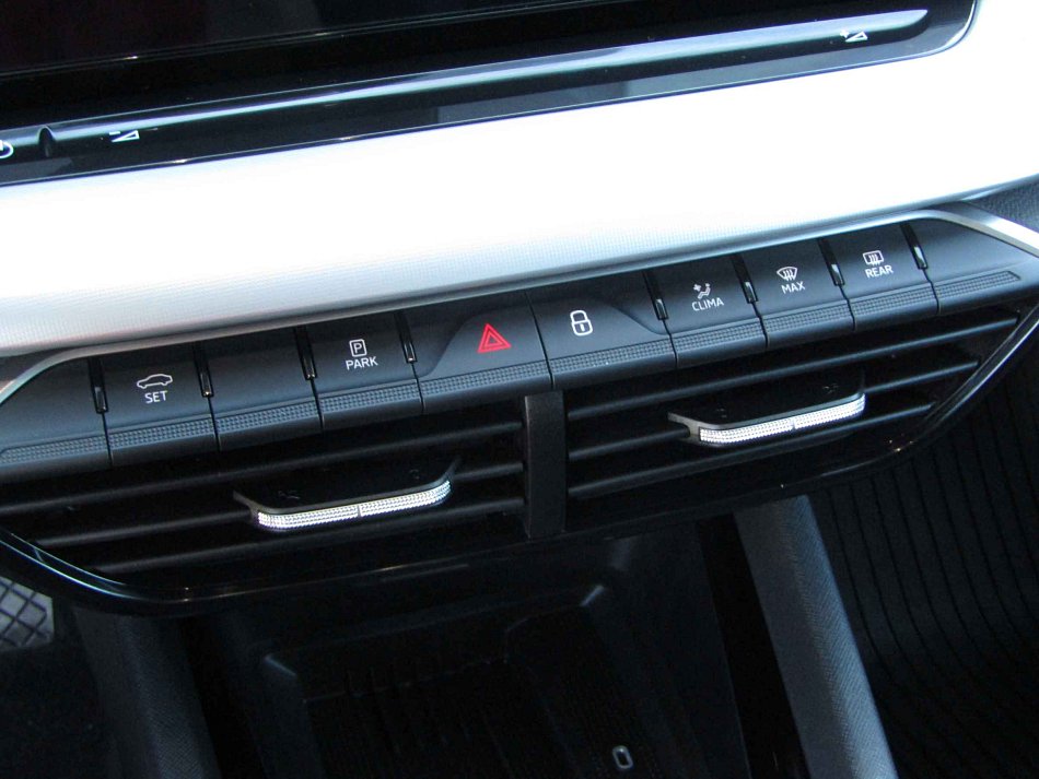 Škoda Octavia IV 1.5 TSi m-HEV Selection