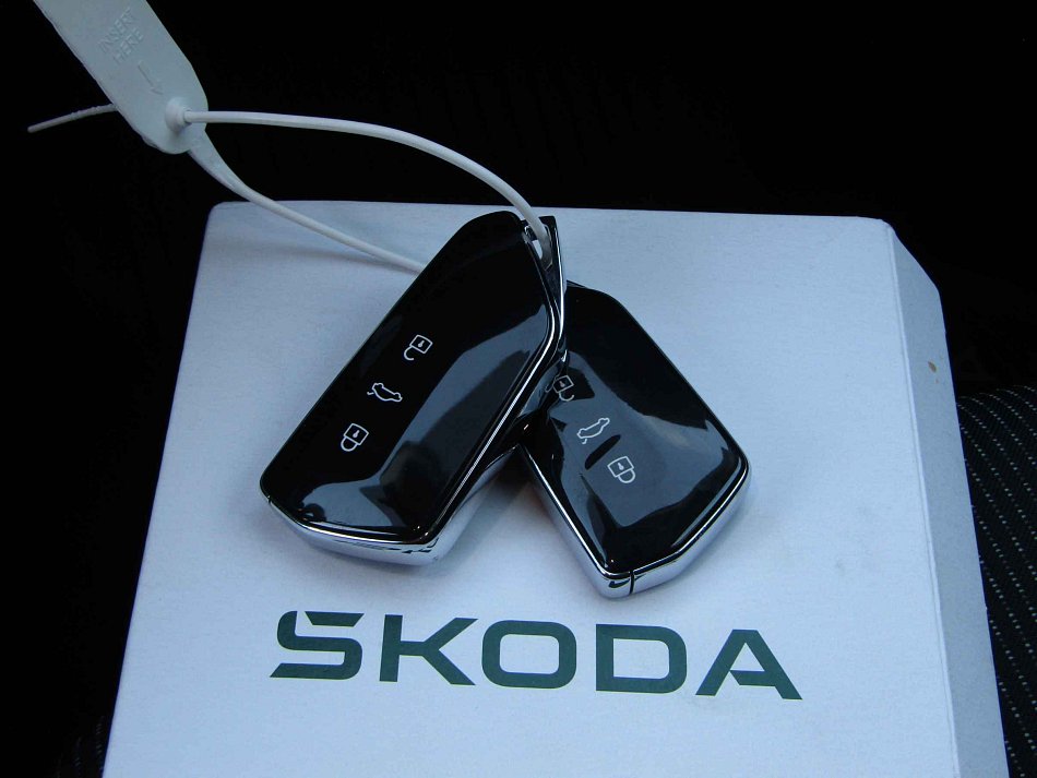 Škoda Octavia IV 1.5 TSi m-HEV Selection