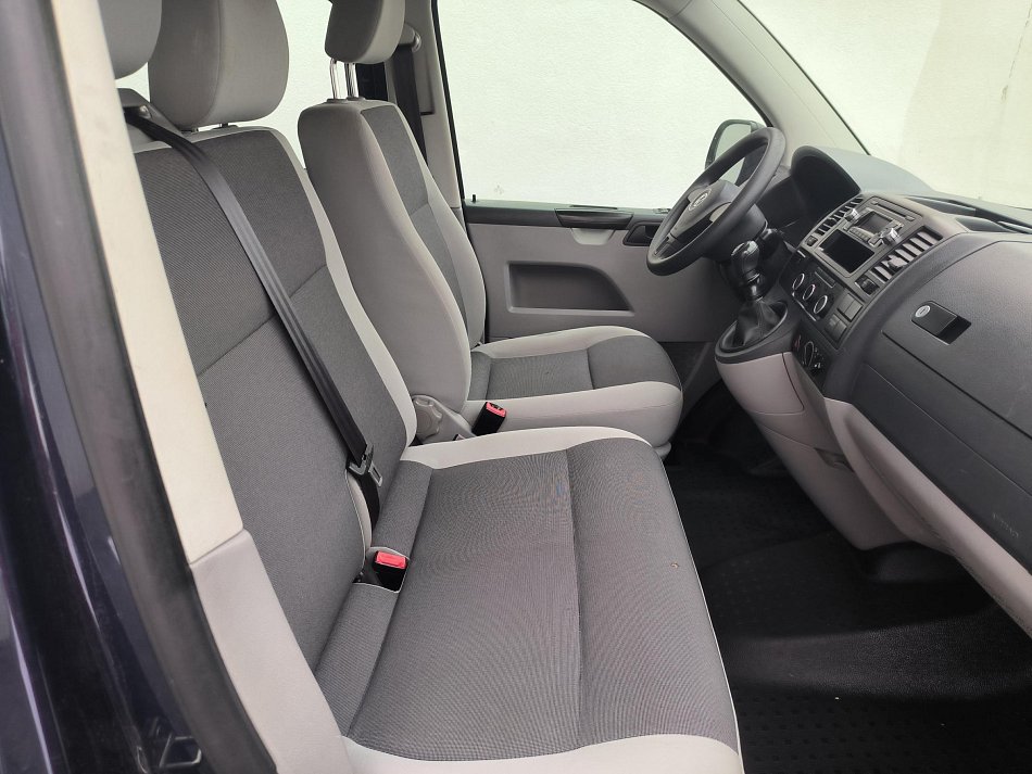 Volkswagen Transporter 2.0TDi  L2 9míst